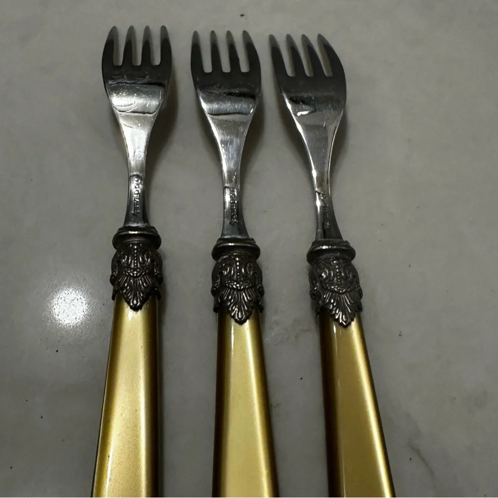 Vintage D & D Flatwear 3 Salad Forks Gold Pearl 7.5” 18/10
